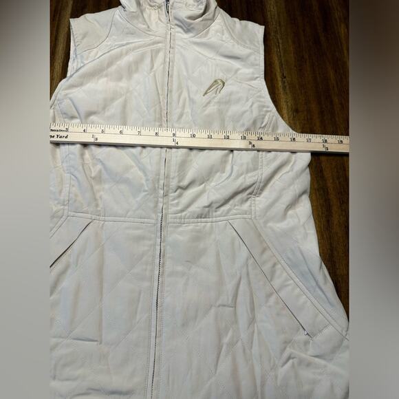 Peter Millar Woman's Quilted Pockets Tan Vest Size Small Golf EUC - Picture 8 of 8